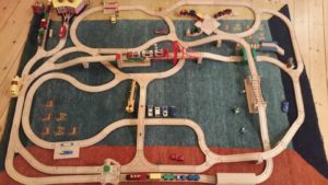 Holzspielzeug - Der Klassiker - die Holzeisenbahn